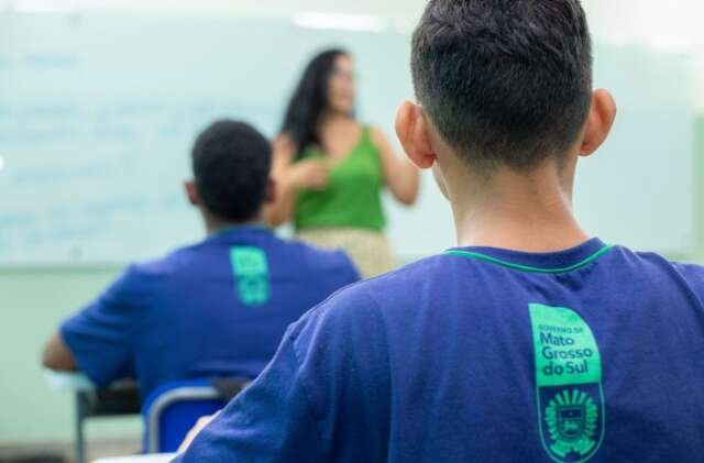 Governo abre seleção para assistente educacional com salário de R$ 2,4 mil