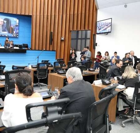 Estabelecimentos terão cartaz com lei que proíbe fidelização de contrato