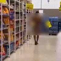 Homem é preso nu após tentar furtar cerveja em shopping