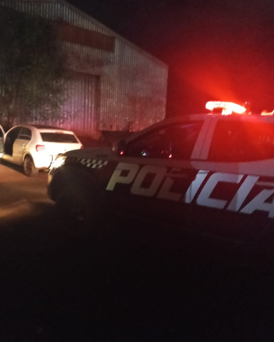 Dupla é presa ao invadir e tentar furtar cabos em barracão da prefeitura