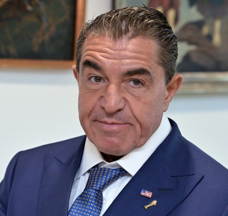 Nelsinho propõe barrar aliado de Trump após ataques a brasileiras