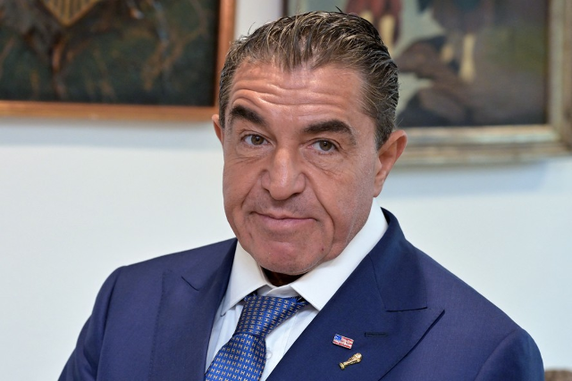 Nelsinho propõe barrar aliado de Trump após ataques a brasileiras