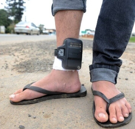 Nova lei obriga uso de tornozeleira em casos de violência doméstica