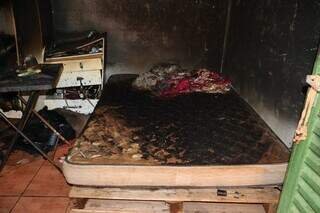 Por causa de um "não", homem queimou tudo que professora tinha