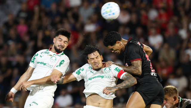 Líder Palmeiras vence, e Athletico garante virada no fim