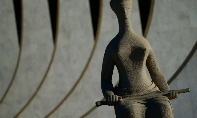 STF garante piso nacional a professores temporários da rede pública