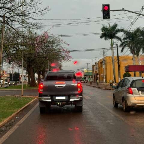 Sob alerta, chuva se espalha pelo interior de MS