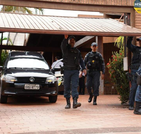 MP inclui meio cruel e invasão de domicílio em denúncia contra Bernal