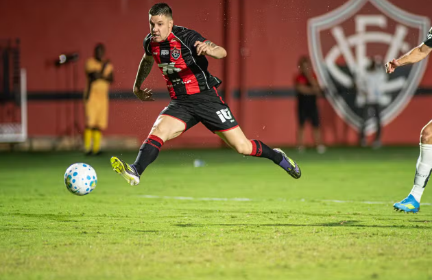 Vitória e Corinthians empatam sem gols em jogo com poucas finalizações