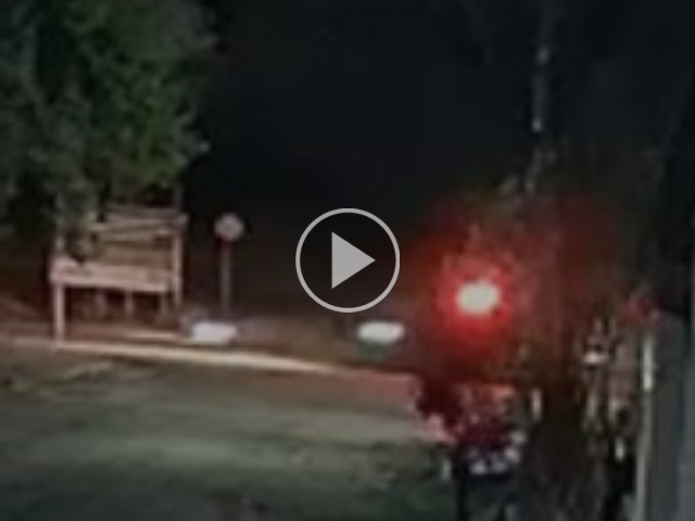 Adolescente de 17 anos morre ao cair de moto durante abordagem da PM