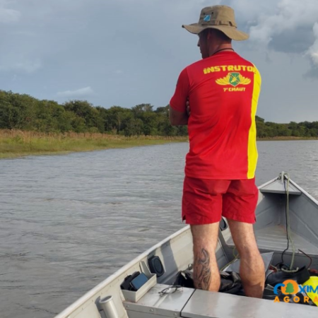 Bombeiros buscam jovem de 25 anos que desapareceu no Rio Correntes
