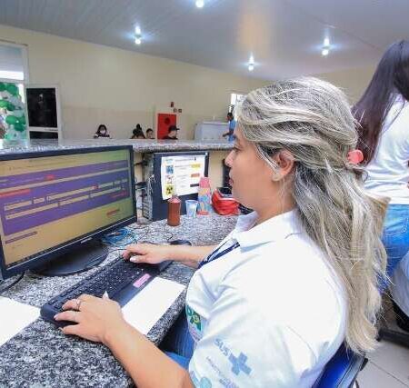 Adriane sanciona lei que reforça sigilo de pacientes com ISTs em postos de saúde