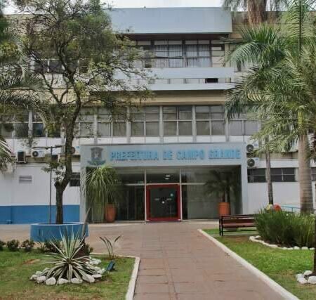 Juiz dá 72 horas para prefeitura explicar horário reduzido em repartições