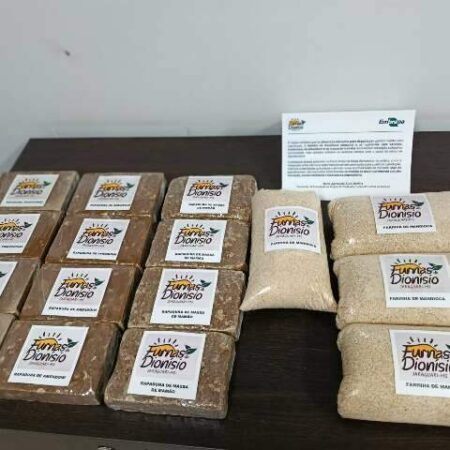 Rapadura e farinha de quilombolas de MS participam de feira da Embrapa no DF