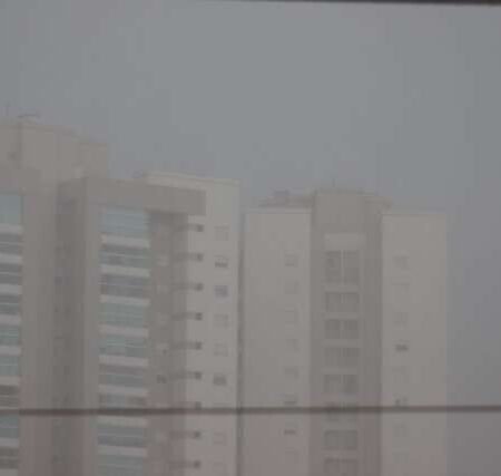 Chuva, ventania e granizo atingem bairros da Capital neste domingo