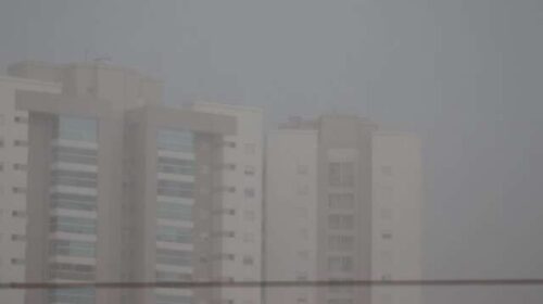 Chuva, ventania e granizo atingem bairros da Capital neste domingo
