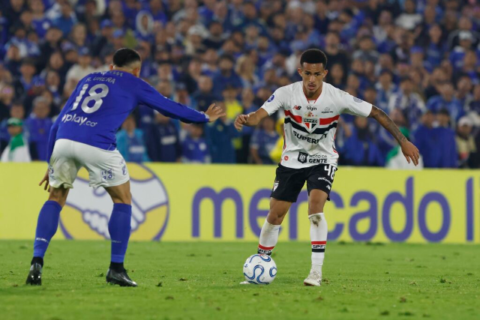 São Paulo mantém invencibilidade e Cruzeiro vence Boca no Mineirão