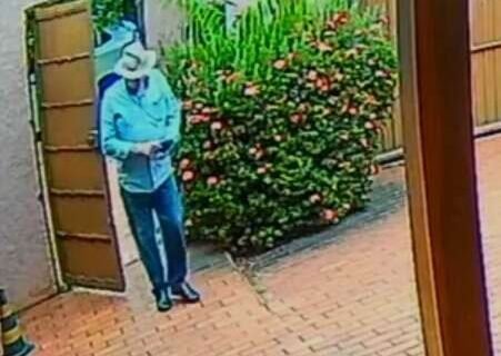 Preso, Bernal pede celulares de volta e família de vítima se opõe