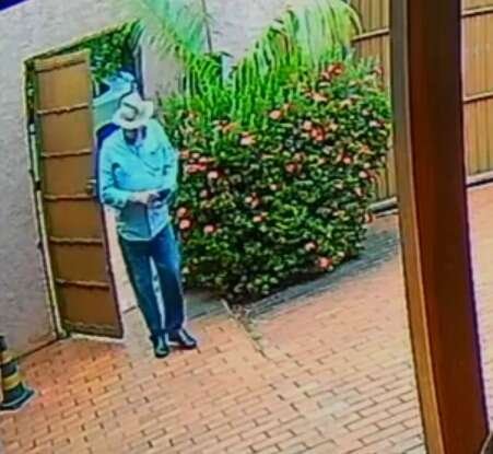 Preso, Bernal pede celulares de volta e família de vítima se opõe