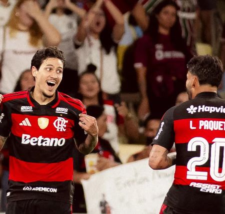 Flamengo vence Fluminense com gols de Pedro e assume vice-liderança