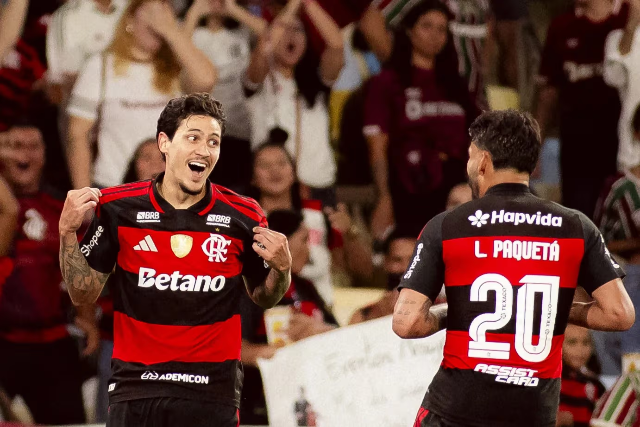 Flamengo vence Fluminense com gols de Pedro e assume vice-liderança