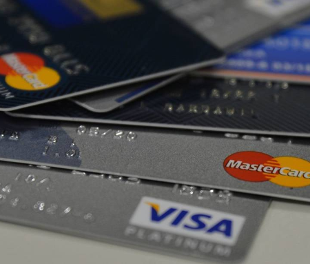 Golpe com troca de cartão causa prejuízo de R$ 41 mil a médico