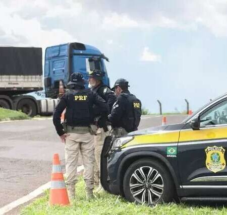 Rodovias federais terão picos de movimento na saída e no retorno do feriado