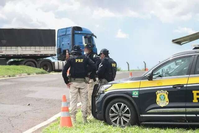 Rodovias federais terão picos de movimento na saída e no retorno do feriado
