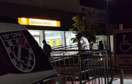 Homem invade agência bancária e morre