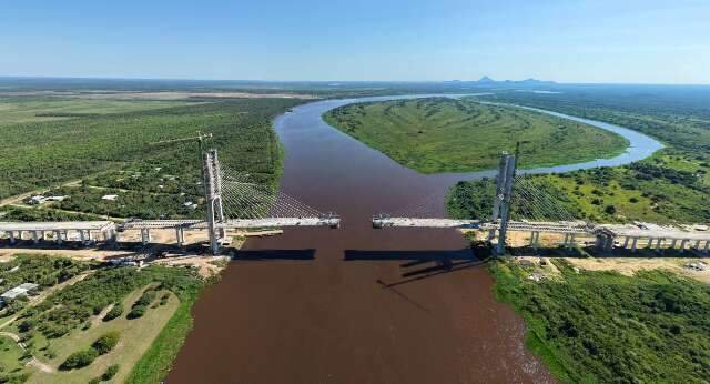 Ponte da Rota Bioceânica sobre o Rio Paraguai deve ser concluída em 31 de maio