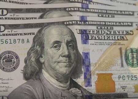 Dólar tem 2º recuo consecutivo e segue fechando abaixo de R$ 5