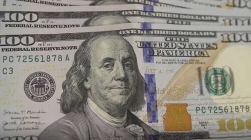 Dólar tem 2º recuo consecutivo e segue fechando abaixo de R$ 5