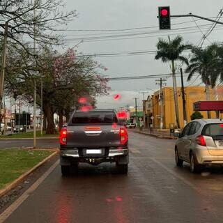 Sob alerta, chuva começa a se espalhar pelo interior de MS