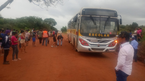 Criança de 7 anos morre atropelada por ônibus escolar