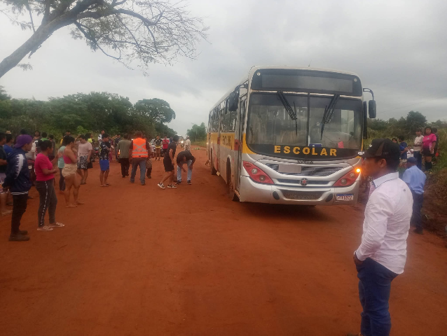 Criança de 7 anos morre atropelada por ônibus escolar