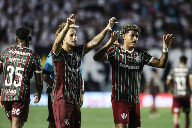 Fluminense vira sobre o Santos na Vila Belmiro em jogo com golaços