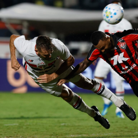 Vitória vence São Paulo e Remo empata com Vasco no Brasileirão