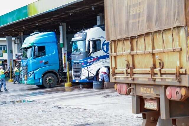 Litro do diesel tem queda discreta em MS após medida federal