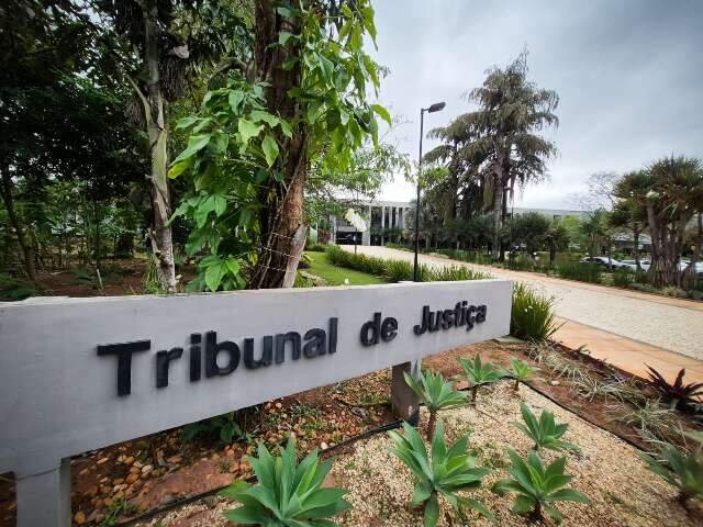 Faculdade cancela turma e é condenada por obrigar aluna a estudar fora do Estado