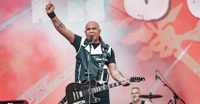 Ícone do punk retorna a Capital cinco meses após cirurgia de emergência