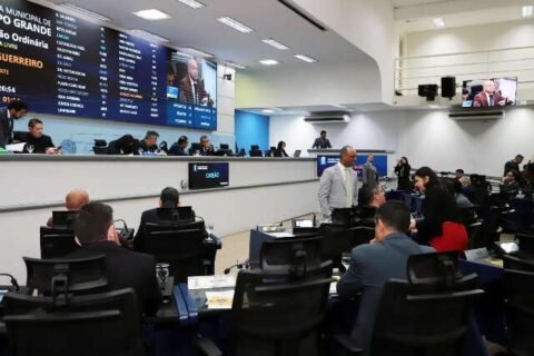 Vereadores mantêm veto e derrubam zona de silêncio em torno de igrejas