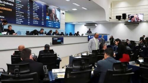 Vereadores mantêm veto e derrubam zona de silêncio em torno de igrejas