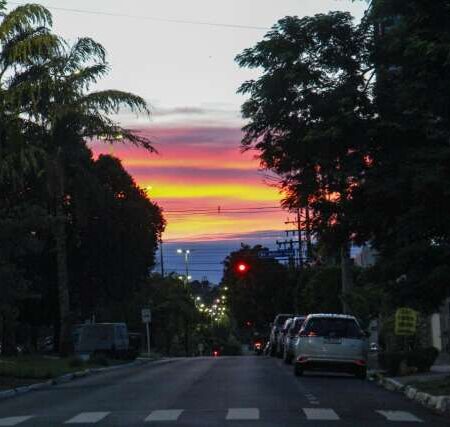 Sol aparece, mas instabilidade continua e mantém risco de tempestades em MS