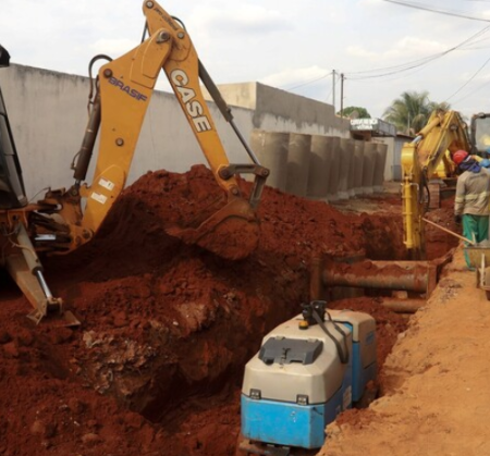 Prefeitura firma contrato de R$ 102,2 milhões para obras de asfalto e drenagem
