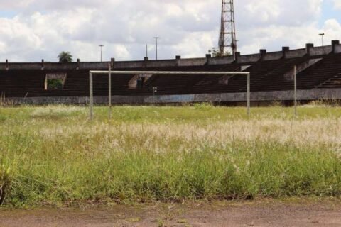 Com verba da CBF, troca de gramado dá direito a futebol usar Morenão por 8 anos