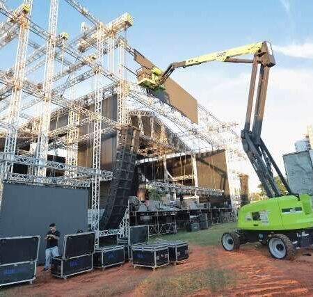 Com 120 toneladas de ferro, palco da Expogrande terá decoração regional