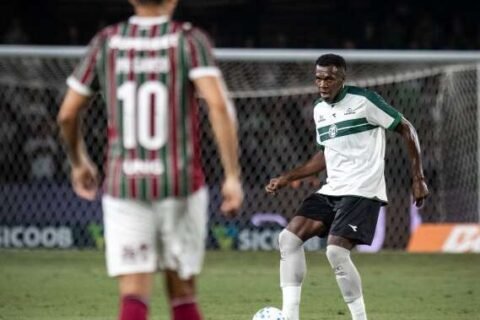 Fluminense empata com o Coritiba em jogo marcado por polêmica do VAR