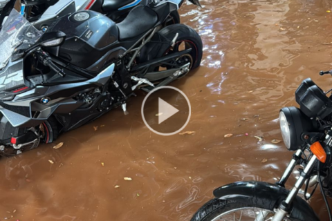 Chuva alaga loja de peças e causa prejuízo na Manoel da Costa Lima