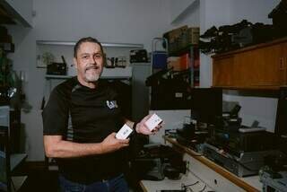 Há 15 anos, Márcio resgata lembranças perdidas em fitas antigas 