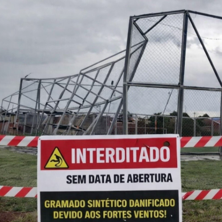 Temporal derruba árvores, interdita arena e deixa bairros sem energia